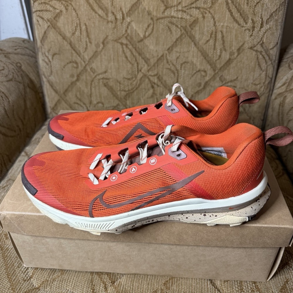 Nike‎ React Terra Kiger 9 Men's Size 9.5 Running Shoes Picante Red (No Insoles)